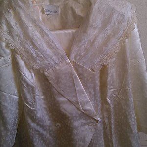 2 piece Cream Jacket w Skirt Kathryn Traci